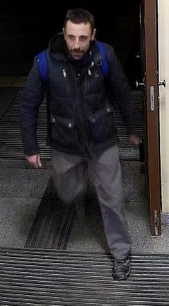 Poznań: Wyzywał radnego od "ped****" i groził nożem. Szuka go policja