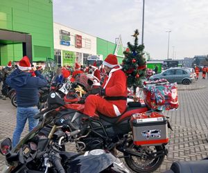 Mikołaje na motocyklach z warkotem przejechali przez miasto. Pognali do chorych dzieci!