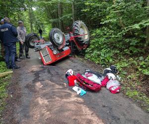 Zagorzyn. Nie żyje mężczyzna przygnieciony przez ciągnik. Maszyna przewróciła się na stromej drodze