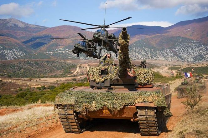 Ponad 400 nowych wozów bojowych i modernizacja czołgów. Niemcy kuszą Grecję