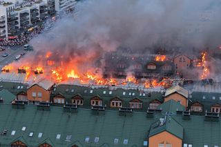 Pożar bloku w Ząbkach. Przerażające zdjęcia z miejsca tragedii