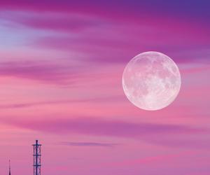 Różowy Księżyc nie pozwoli ci przespać nocy! Kwietniowa pełnia ma znaczenie