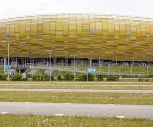 Derby Trójmiasta już w niedzielę! Sprawdź, które ulice będą zamknięte i jak dojechać na mecz
