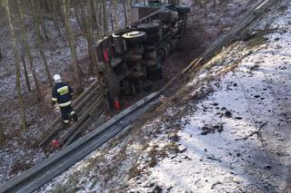 Wypadek na trasie Mrągowo - Piecki. Trzy osoby w szpitalu