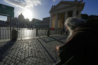 Plac Świętego Piotra został zamknięty! Fala paniki po SMS-ach