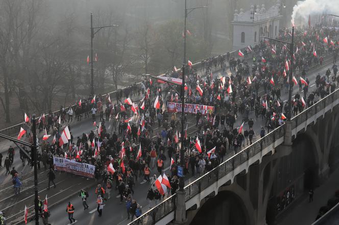 Marsz Niepodległości przeszedł przez most Poniatowskiego