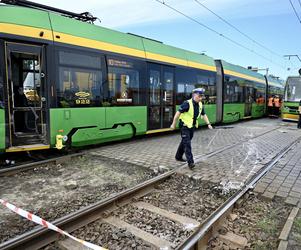 Dwa tramwaje zderzyły się 8 bm. na ul. Hetmańskiej w Poznaniu. Poszkodowanych zostało 15 osób. Jedna jest w stanie ciężkim