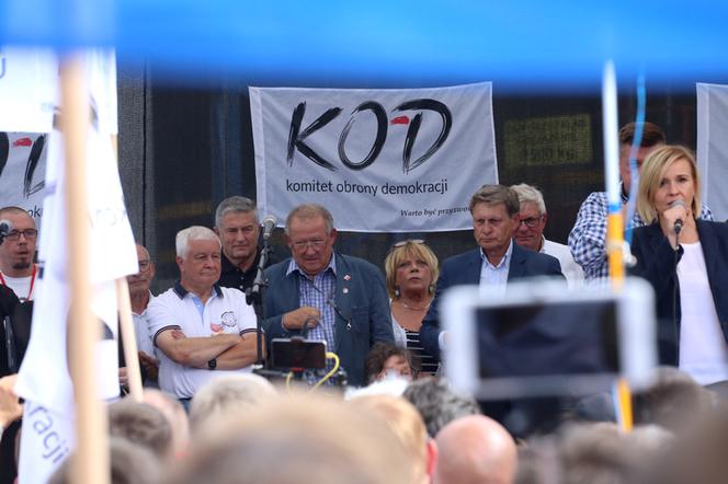 Protest KOD przeciwko zmianom w sądownictwie