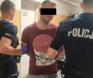 Sobotnia balanga z finałem w kajdankach. Kumple celowali z broni do radiowozu