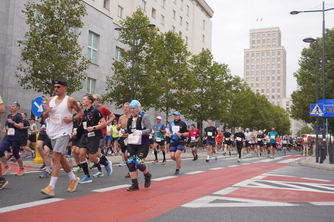 Uczestnicy Maratonu Warszawskiego 2025