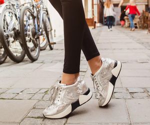 Najmodniejsze buty na wiosnę. Te modele będą prawdziwym hitem