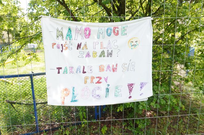 Ogrodzony plac zabaw na Winogradach