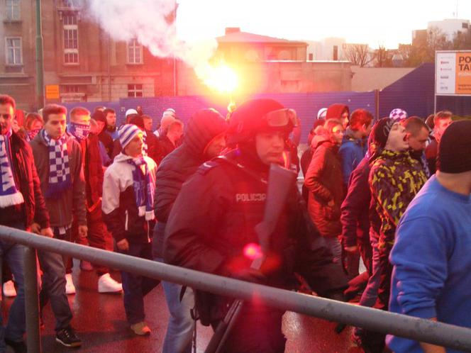 Przemarsz kibiców Wisły Płock na Inea Stadion w Poznaniu