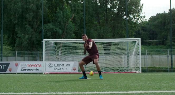 Wojciech Szczęsny i koledzy z AS Roma trenują... breakdance!