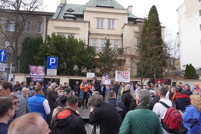 Protest rodziców i dziadków w Warszawie (7.03.2025)