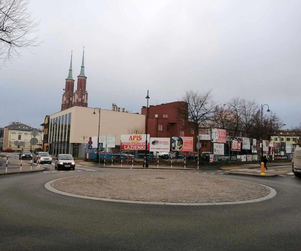 W Muzeum Diecezjalnym w Siedlcach, znajdującym się w bliskiej okolicy ronda, można oglądać obraz El Greca „Ekstaza św. Franciszka”. 