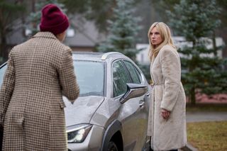 Na Wspólnej, odc 4031. Monika (Sylwia Gliwa), urzędniczka (Katarzyna Dworak)