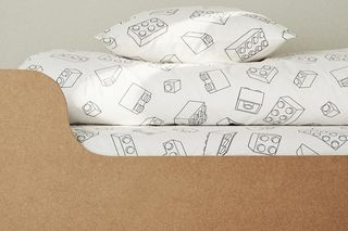 LEGO® łączy siły z H&M. Wiemy, jakie produkty znajdą się w limitowanej kolekcji tych marek