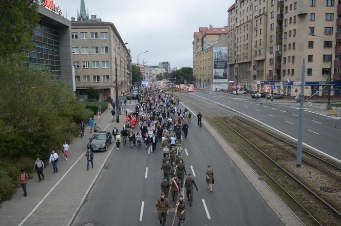 W sobotę przeszedł Marsz Pamięci. Uczestnicy upamiętnili ofiary zbrodni na Woli