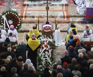 Pogrzeb brutalnie pobitego księdza Lecha. Poruszające słowa arcybiskupa. Módlmy się za sprawcę