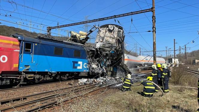 W Czechach zderzyły się w Niedzielę Wielkanocną dwa pociągi towarowe