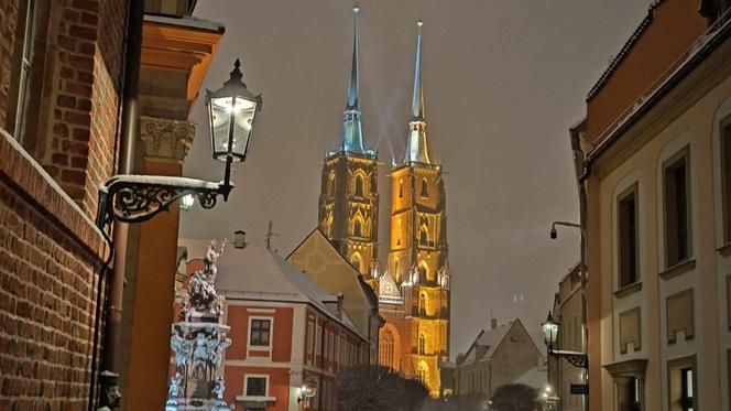 Ostrów Tumski we Wrocławiu w zimowej odsłonie. To miejsce trzeba odwiedzić [zdjęcia]