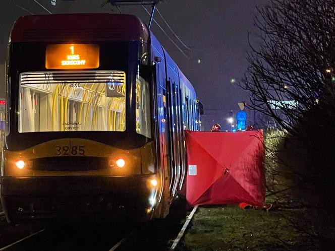 Tragedia w centrum Warszawy! Tramwaj przejechał kobietę. Nie żyje 