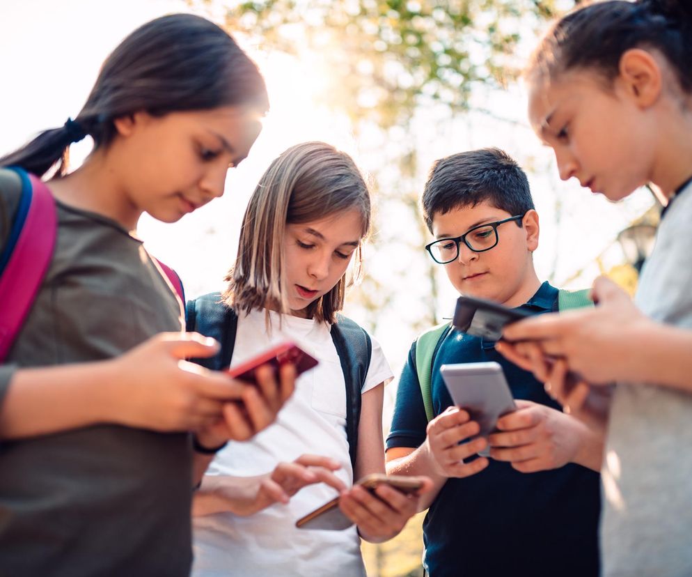 Uczniowie będą mieć powód do noszenia telefonów? To koniec epoki