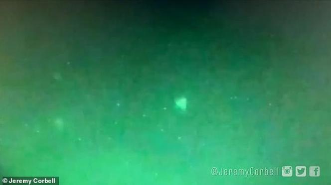 Pentagon potwierdza! Zielone UFO nad Ameryką. Latające piramidy