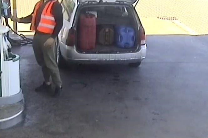Kradzież paliwa w Poznaniu! Policja szuka mężczyzny