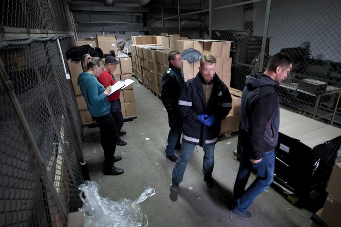 Papierosy ukryli między proszkiem