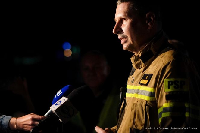  Kawle. Pożar zakładu przetwórstwa drobiowego. 120 strażaków walczy z żywiołem w czwartek, 14 sierpnia. Jeden z nich zaginął [ZDJĘCIA]