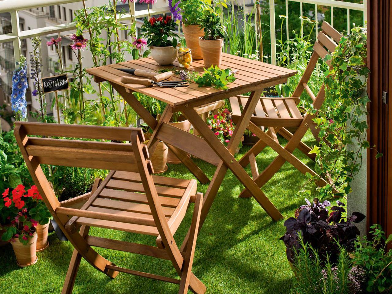 Czy mały balkon może być miejscem relaksu i wytchnienia? Oczywiście!