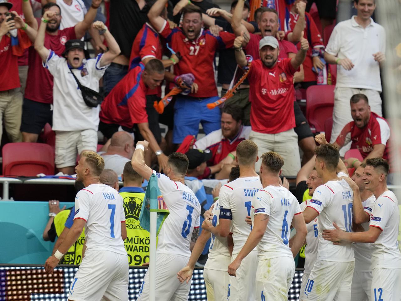 Euro: Holandia – Czechy WYNIK: Sensacyjne zwycięstwo Czechów! Głupota de Ligta zabrała Holendrom szanse na awans