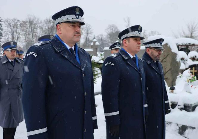 Inspektor Dariusz Krzesicki odszedł na wieczną służbę. Ostatnie pożegnanie zmarłego policjanta