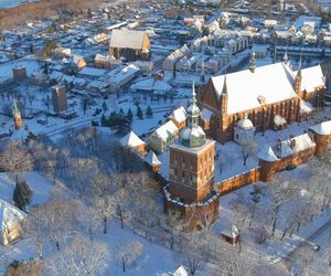 Niesamowite miasteczko nad Zalewem Wiślanym. Historia i magia w jednym miejscu