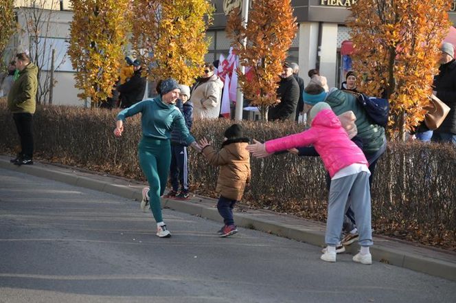 Mali i duzi pobiegli dla Polski! Druga edycja Ulicznych Biegów Niepodległości