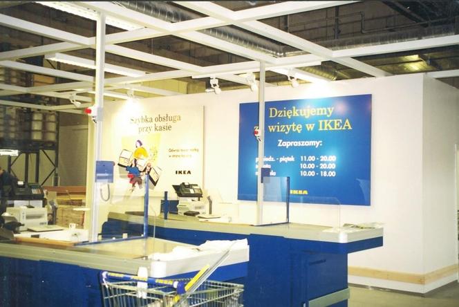 W 1998 roku w Krakowie otwarto sklep IKEA. Te zdjęcia nigdy wcześniej nie były publikowane!