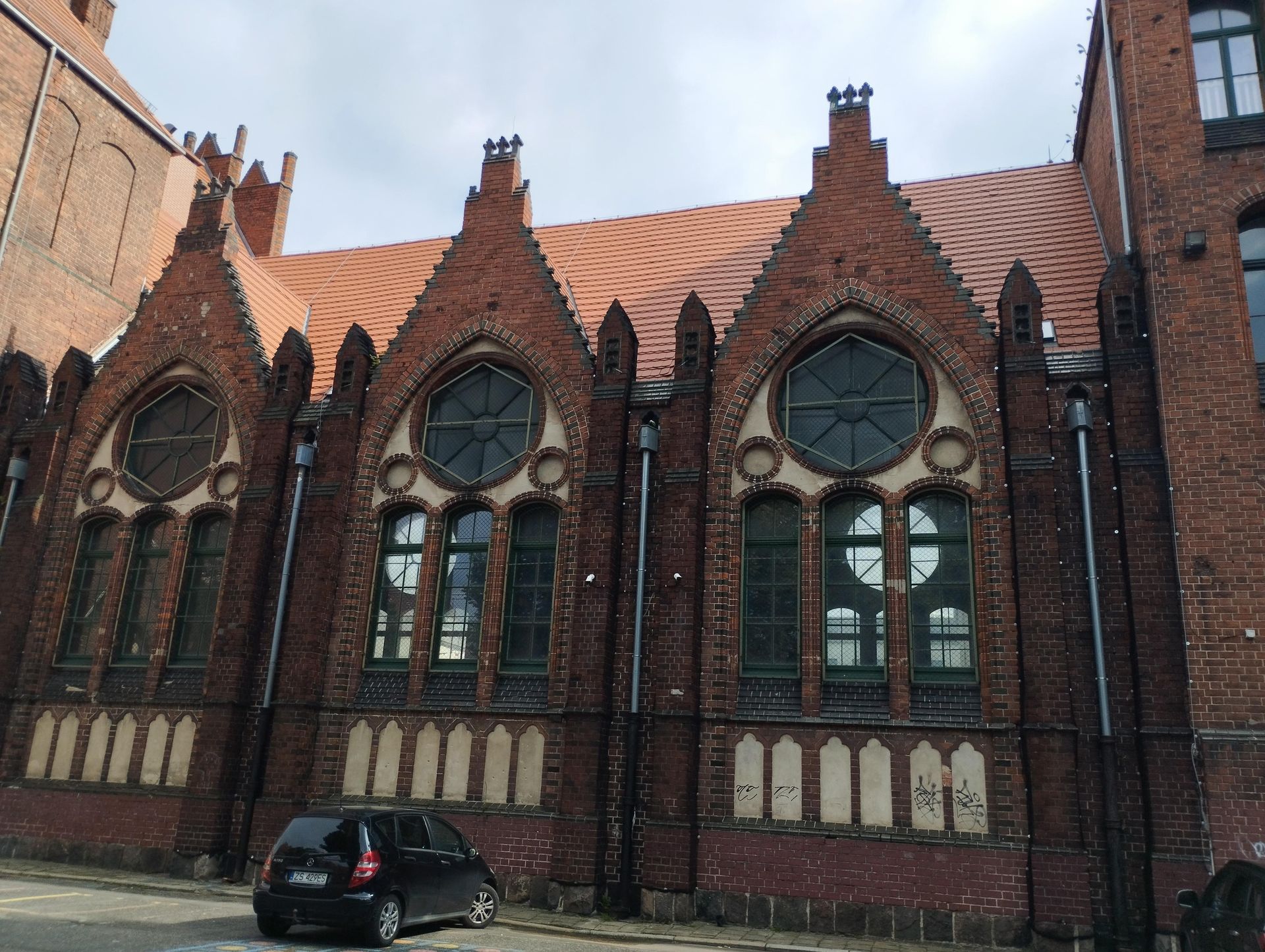 SP nr.1 w Szczecinie - sala gimnastyczna przed renowacją