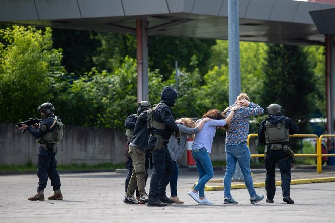 Wybuchy i strzelanina na dworcu autobusowym. Na szczęście, to tylko ćwiczenia