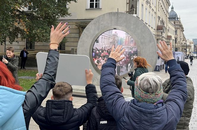 Lublin połączył się z Wielką Brytanią! Portal na Placu Litewskim pokazuje teraz Ipswich