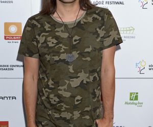 Tak wygląda Gabriel Fleszar. Zupełnie się nie zmienił!