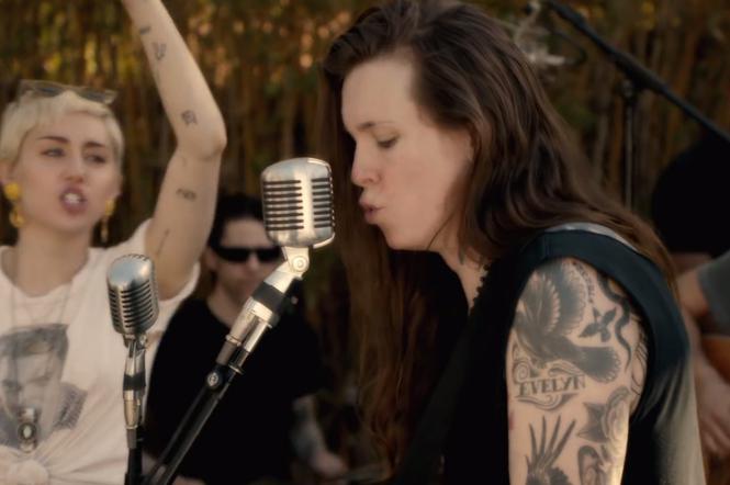Miley Cyrus, Laura Jane Grace
