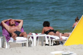 Anna Korcz na plaży na Bałtykiem