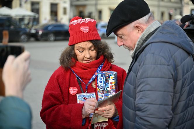 Tak Anna Dymna kwestuje na rzecz WOŚP