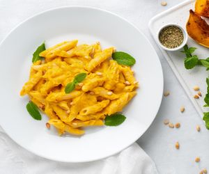 Makaron jak z dobrej restauracji! Dynia, szałwia i zapiekany ser to połączenie idealne