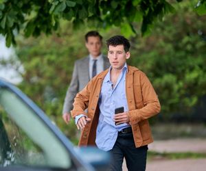 Na Wspólnej, odcinek 4079: Pijany Tadeusz ucieknie Darkowi! Ośmieszy Darię przed szkołą - ZDJĘCIA