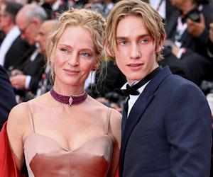 Uma Thurman się nie starzeje! 53-letnia gwiazda olśniewa na czerwonym dywanie