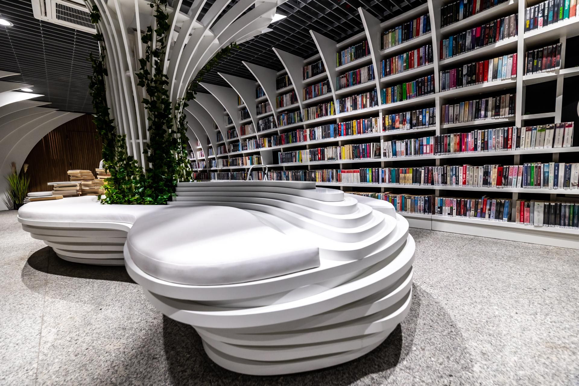 Metroteka – biblioteka na stacji metra M2 Kondratowicza w Warszawie