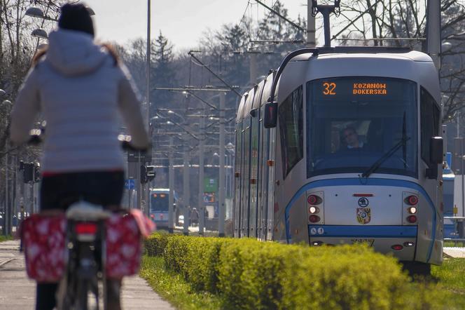 Wrocław: Więcej miejsca dla podróżnych w tramwajach i autobusach